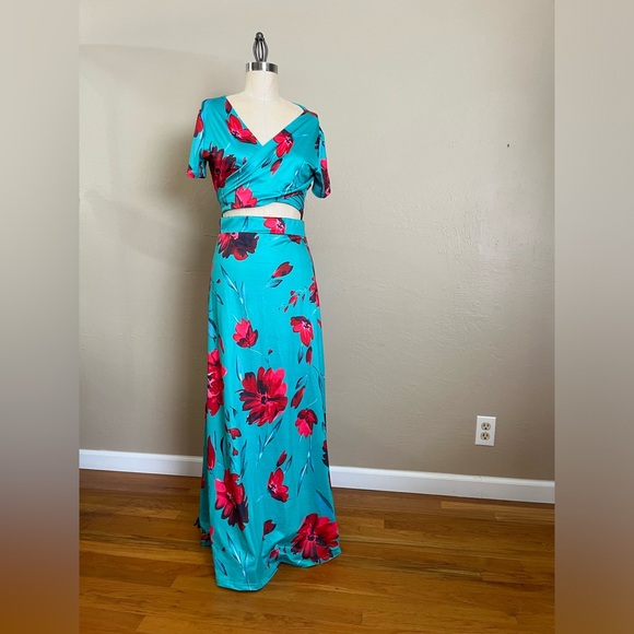 Dresses & Skirts - two piece floral set, wraparound top, high waisted, high slit on bottom.